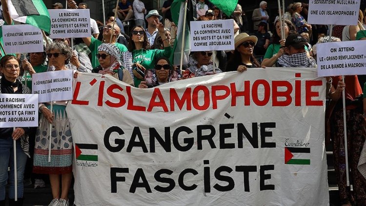 Fransa'da İslamofobiye karşı gösteriler düzenlendi