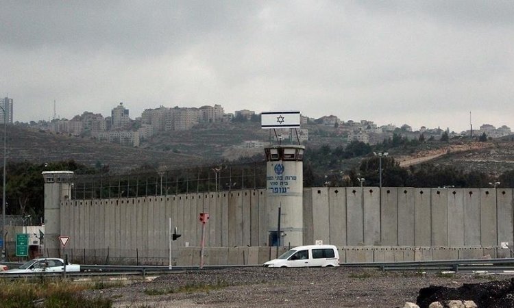 İsrail hapishanesinde 5 aylık hamile iki kadın zor şartlar altında tutuluyor