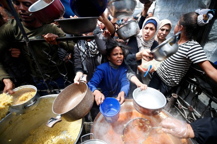 Soykırımcı İsrail Gazze'de açlığı 'silah' olarak kullanıyor