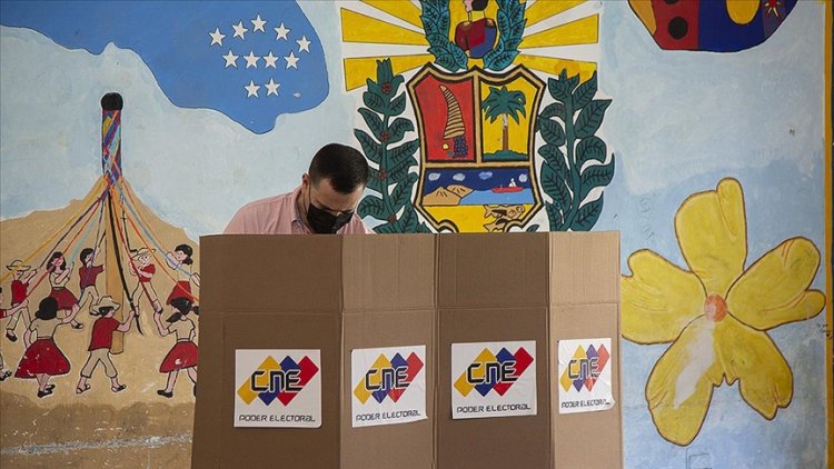 Venezuela'da halk, genel ve bölgesel seçimler için sandık başına gidiyor