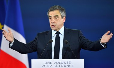 Fransa'da yolsuzluktan suçlu bulunan eski Başbakan Fillon'a, 5 yıl siyasetten men cezası