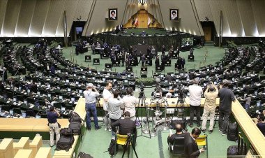 İran Meclisi Hürmüz Boğazı'nın kapatılması gerektiğini bildirdi, son karar Milli Güvenlik Yüksek Konseyi'nde