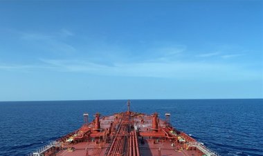 Hürmüz Boğazı'nda gemi trafiği sürüyor