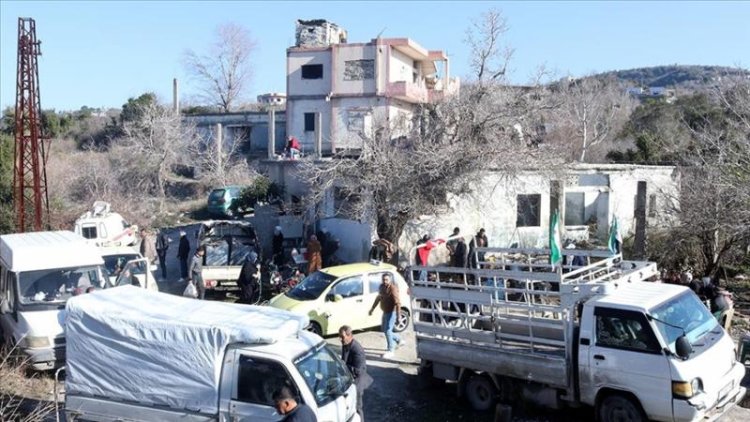 Baas rejiminin devrilmesinin ardından binlerce Suriyeli sivil evlerine dönmeye devam ediyor