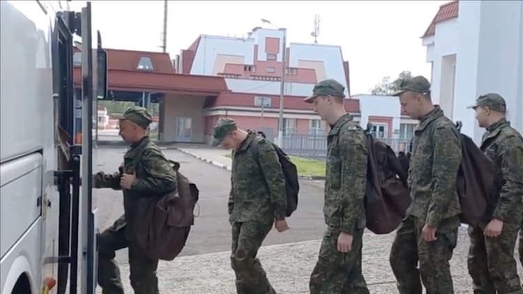 Rusya ile Ukrayna arasında 25 yaş altı savaş esirleri takasının ilk aşaması yapıldı