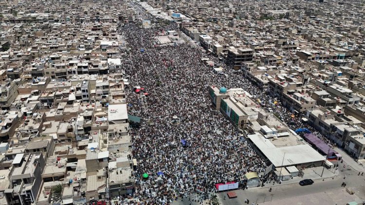 Irak’ta Cuma Namazı sonrası yüz binler İsrail’in İran ve Gazze saldırılarını kınadı