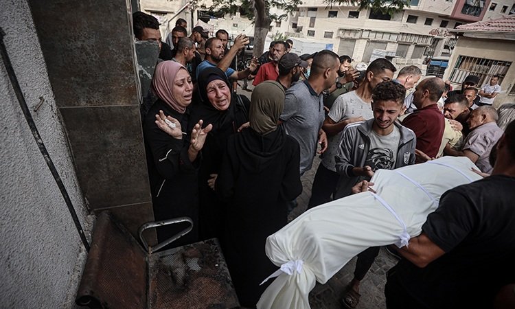 İsrail'in Gazze'ye son 24 saatte düzenlediği saldırılarda 79 Filistinli şehit oldu