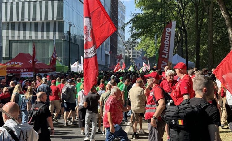 Belçika'da çalışanlar greve gitti