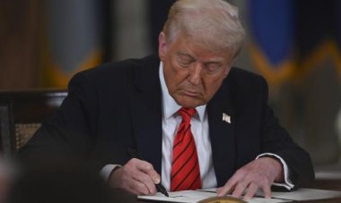 Trump, ABD’nin Suriye'ye yaptırımlarını sonlandıran kararnameyi imzaladı