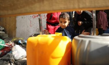 Hamas: İsrail Gazze'de aç bırakmayı, susuz bırakmayı silah olarak kullanıyor