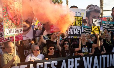 Tel Aviv’de binlerce İsrailli ateşkes ve esir takası için sokağa çıktı