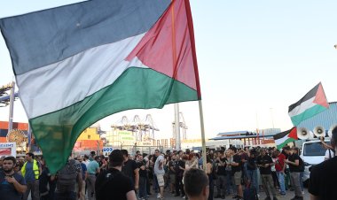 Yunanistan'da, İsrail'e askeri amaçla kullanılacak demir çelik götürecek gemiye karşı eylem