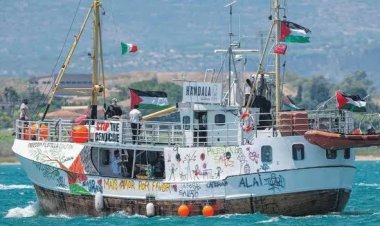 Gazze'ye giden 'Hanzala' gemisi İtalya'nın Gallipoli Limanı'na ulaştı