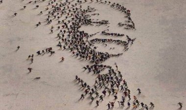 Güney Afrika'yı özgürlüğe kavuşturan lider Mandela doğumunun 107. yılında anılıyor