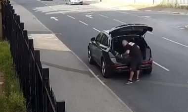 İngiltere'de cami önüne 4 kez fare bırakan kişiye ırkçı nefret suçundan ceza verildi