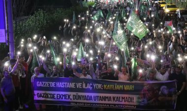 “Gazze İçin Ayağa Kalk” yürüyüşünde sessizliğe tepki: “Ya liderlik yapın ya da yol verin”