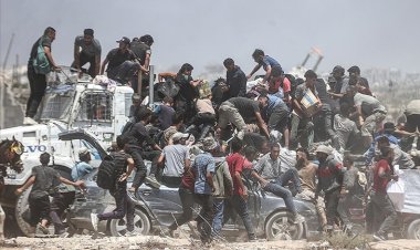 Katil İsrail, dün Gazze'de yardım bekleyen 51 Filistinliyi şehit etti