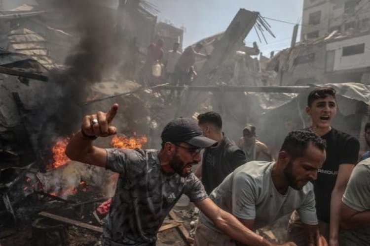 Haaretz: İsrail, Gazze'de yardım bekleyen Filistinlilere topçu ateşi açtığını kabul etti