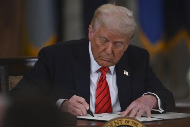 Trump, ABD’nin Suriye'ye yaptırımlarını sonlandıran kararnameyi imzaladı