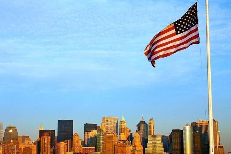 ABD ile gururlanan Amerikalı sayısı son 24 yılın en düşük seviyesine geriledi