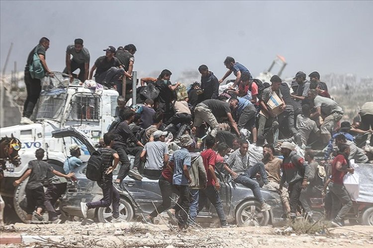 Katil İsrail, dün Gazze'de yardım bekleyen 51 Filistinliyi şehit etti