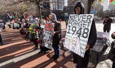 Güney Afrika’da BAE ve İngiltere büyükelçillikleri önünde Gazze soykırımına “ortaklık” protestosu