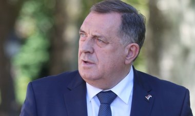 Bosna Hersek Merkez Seçim Komisyonu, Bosnalı Sırp lider Dodik'i görevden aldı