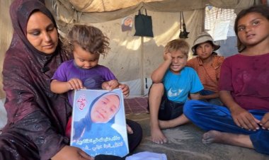 Gazzeli anne, katil İsrail'in şehit ettiği kızının kıyafetlerini zorlansada satmak zorunda