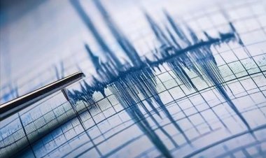 Endonezya'da 6,5 büyüklüğünde deprem