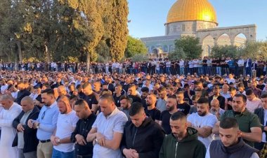 40 bin kişi Mescid-i Aksa’da Cuma namazı kıldı