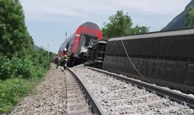 Danimarka'da trenin raydan çıkması sonucu çok sayıda yaralı olduğu belirtildi