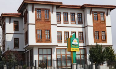 HÜDA PAR’dan gündem değerlendirmesi: “Memura adil maaş, mültecilere hak, topluma ahlak çağrısı”