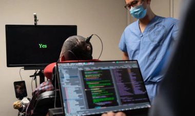 İç sesi deşifre eden beyin çipi üretildi