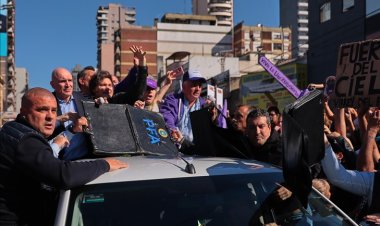 Arjantin Devlet Başkanı Milei’nin seçim konvoyuna taşlı saldırı