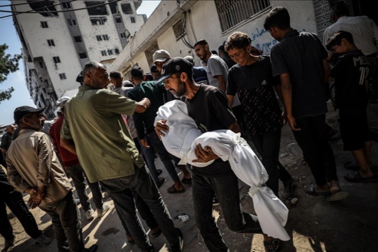 Soykırımcı İsrail'in Gazze'ye saldırılarında can kaybı 61 bini aştı