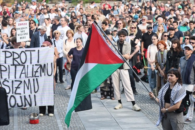 Slovenya'da Gazze'deki soykırıma dikkati çekmek için gösteri yapıldı