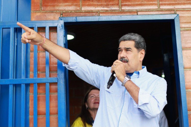 Küba ve Bolivya'dan Venezuela lideri Maduro'ya destek