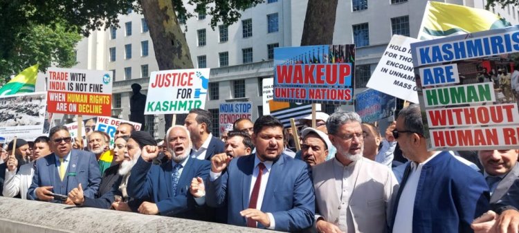 İngiltere’de Müslümanlar Hindutva Hindistanı ve Siyonist İsrail’i protesto etti