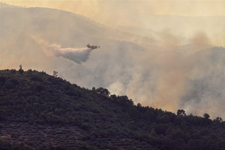 İspanya'daki yangınlarda 1 kişi öldü, 5 binden fazla kişi geceyi dışarıda geçirdi