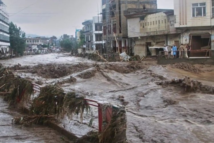 Pakistan'da sel: 146 ölü