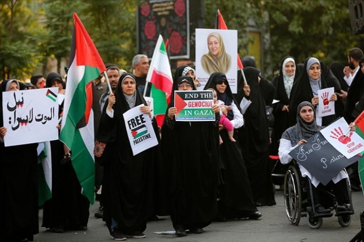 Tahran'da sağlık çalışanları İsrail'in Gazze'deki soykırımını protesto etti