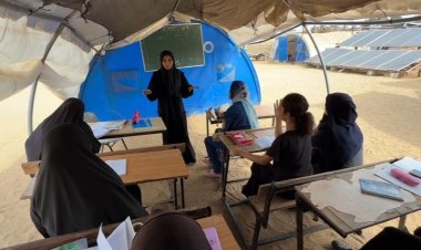 Gazze'de öğretmenler çocukların geleceğini kurtarmaya çalışıyor