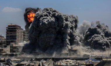 İşgalci İsrail Gazze'de binaları hedef alan saldırılarını yoğunlaştırıyor