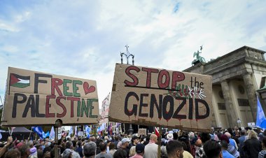 Berlin'de "Gazze'de soykırımı durdurun" çağrısıyla barış gösterisi yapıldı