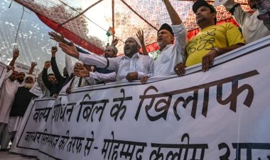 Hindistan Mahkemesi, Müslüman Vakıf Kanununu kısmen askıya aldı