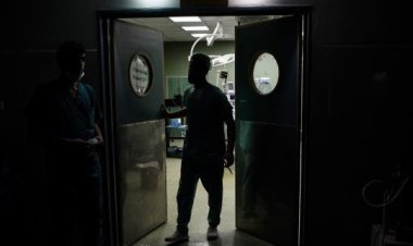 Gazze'de iki hastane daha hizmet dışı kaldı, bir sağlık tesisi yıkıldı