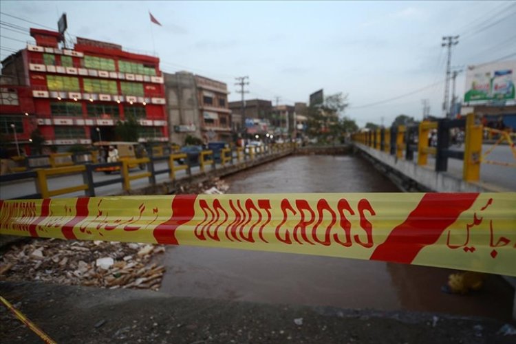 Pakistan'ın Sindh eyaletinde sel tehdidi nedeniyle yaklaşık 110 bin kişi tahliye edildi