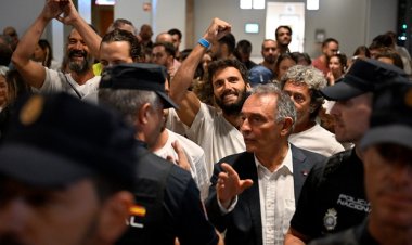 İşgalci İsrail'in alıkoyduğu Küresel Sumud Filosu aktivistlerinden 29'u Madrid'e ulaştı