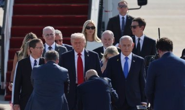 Trump, Netanyahu'nun yanında "Gazze'de savaş bitti" mesajını yineledi