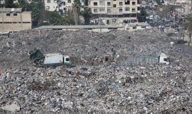 İşgalci İsrail ordusu atıklarını Gazze Şeridi'ne boşaltıyor